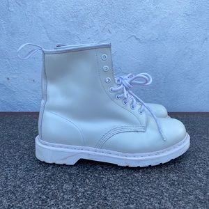 Dr. Marten's 1460 WHITE LEATHER BOOTS - men’s 11